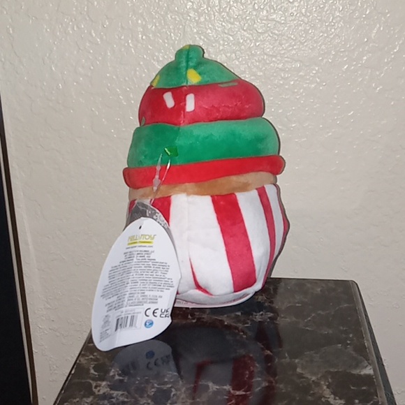 Squishmallow Chantel The Cupcake - Picture 2 of 7
